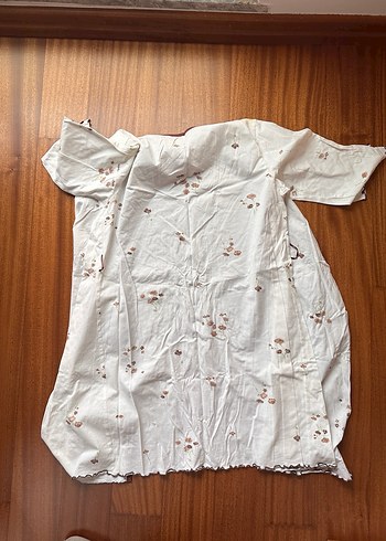 Sabahlık çiçekli kadın - Görsel 5