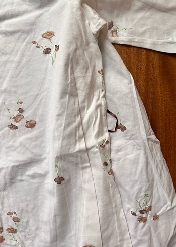 Sabahlık çiçekli kadın - Görsel 8