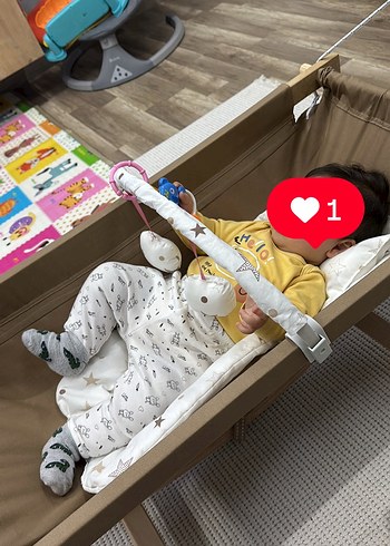  Beden Beyaz Bebek Beşiği ve Gri Hasır Sepet