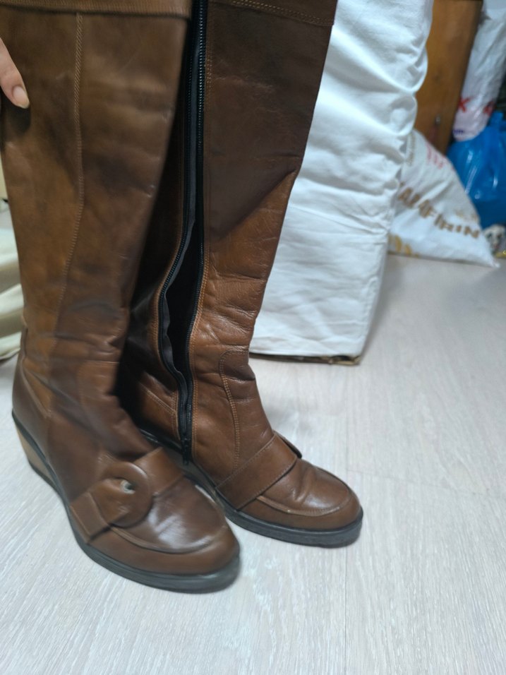 Kahverengi Deri Kadın Dolgu Topuklu Diz Üstü Çizme - Görsel 2