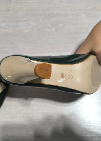 Kemer Detaylı Parlak Yeşil Stiletto - Görsel 3