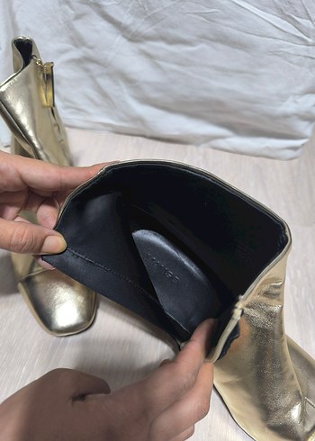 Altın Renk Parlak Deri Tokalı Kadın Bot - Görsel 3