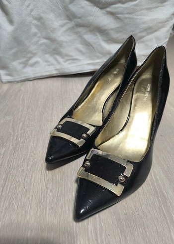 Klasik Siyah Yılan Desenli Tokalı Stiletto - Görsel 3