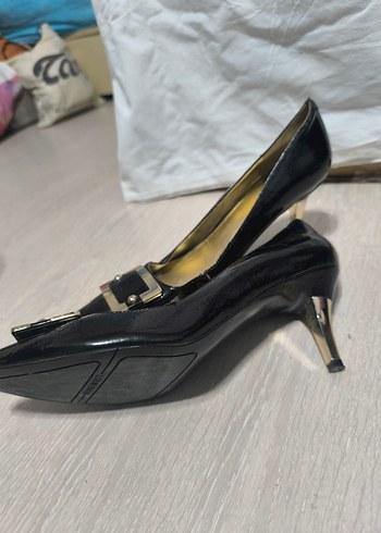 Klasik Siyah Yılan Desenli Tokalı Stiletto - Görsel 4