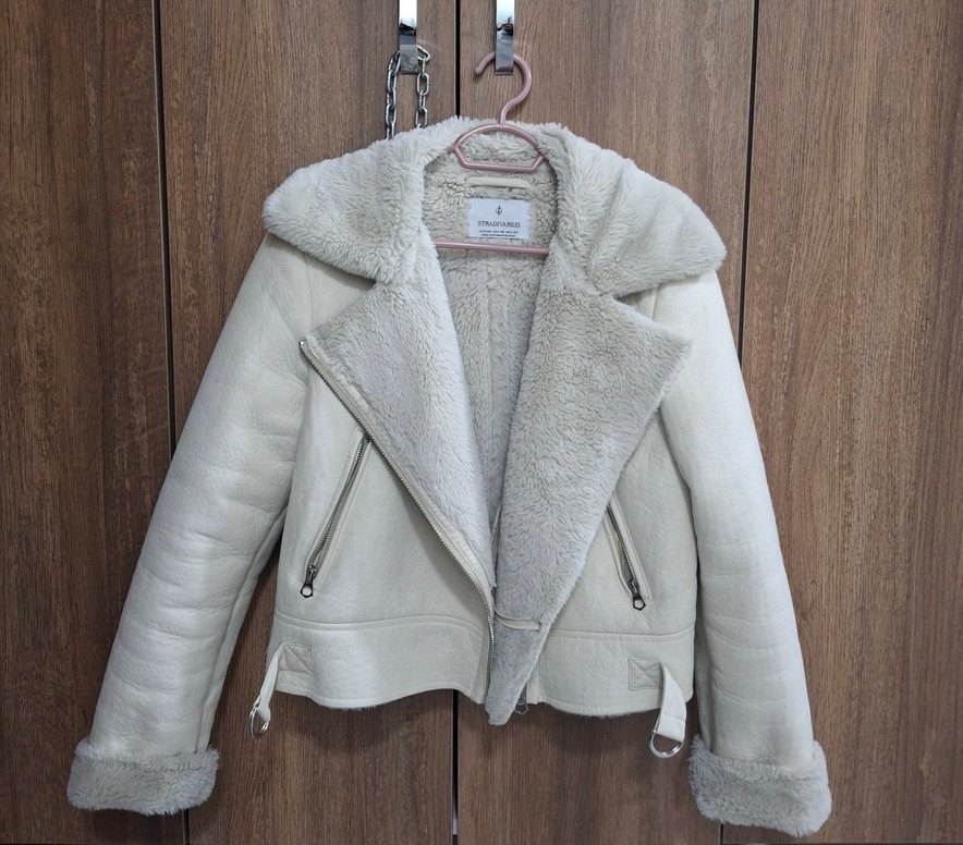 Stradivarius kadın beyaz kürklü ceket - Görsel 2