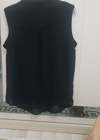 Siyah Düğmeli Kolsuz Gömlek - Görsel 5