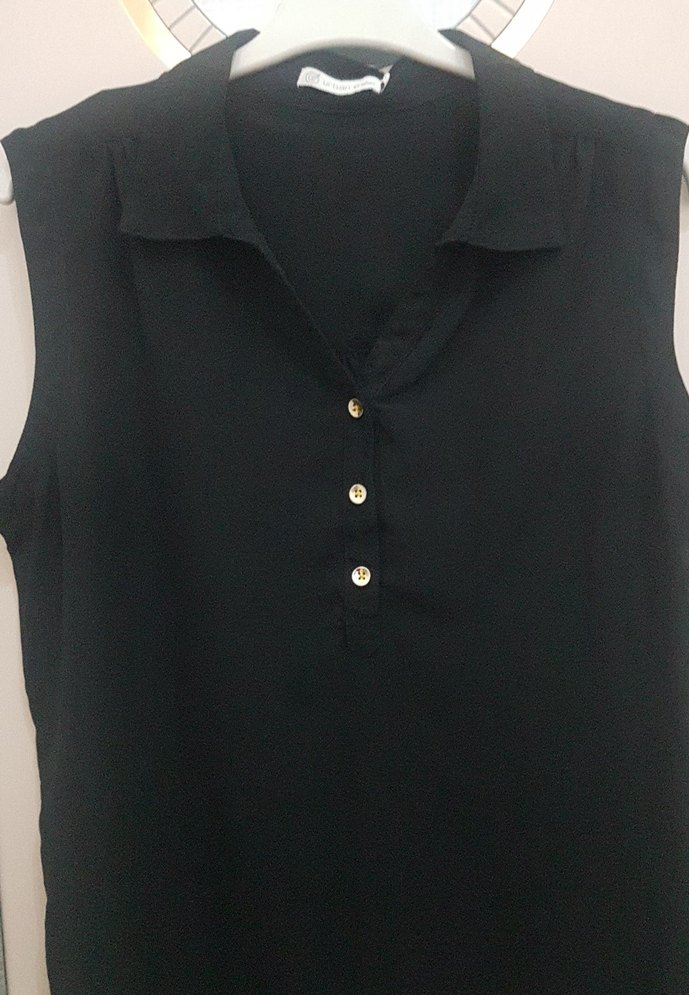 Siyah Düğmeli Kolsuz Gömlek - Görsel 2