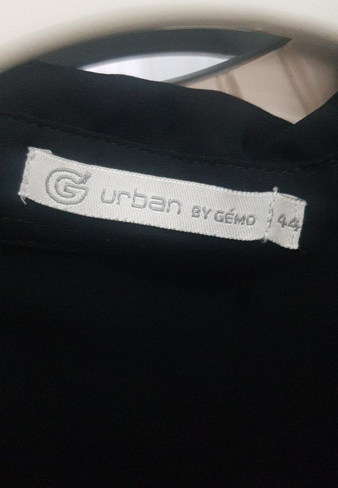 Siyah Düğmeli Kolsuz Gömlek - Görsel 4