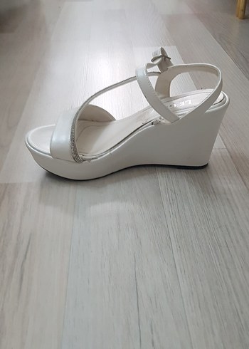 37 Beden beyaz Renk Klasik Beyaz Dolgu Topuklu Kadın Abiye Ayakkabı
