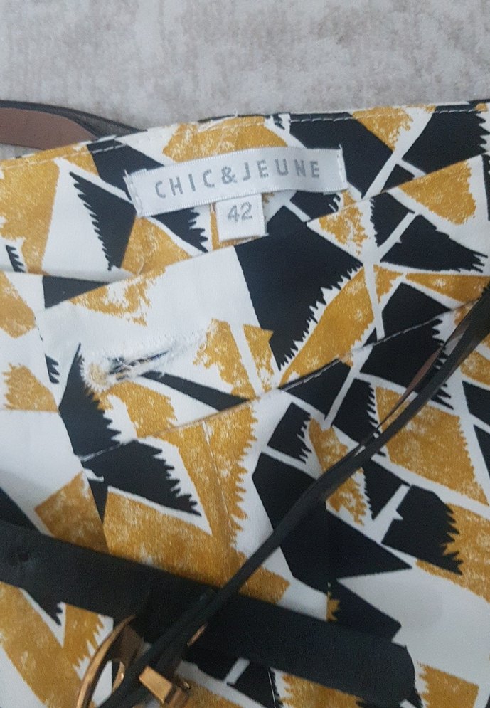 Desenli Sarı siyahi Kemerli Kadın Kumaş Pantolon - Görsel 2