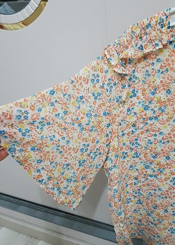 Kısa Kollu, V Yakalı, Fırfırlı Bohem Bluz - Görsel 2