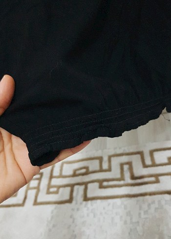 Siyah V Yaka Düğmeli Pamuk Tişört - Görsel 5