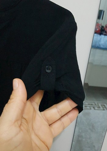 Siyah V Yaka Düğmeli Pamuk Tişört - Görsel 7