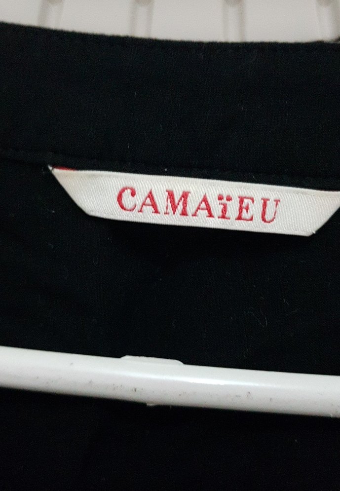 Siyah V Yaka Düğmeli Pamuk Tişört - Görsel 3