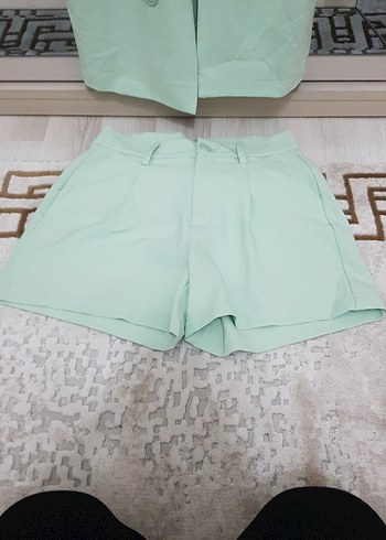 Düğmeli Yeşil Kısa Kol Blazer ve sort takim - Görsel 3