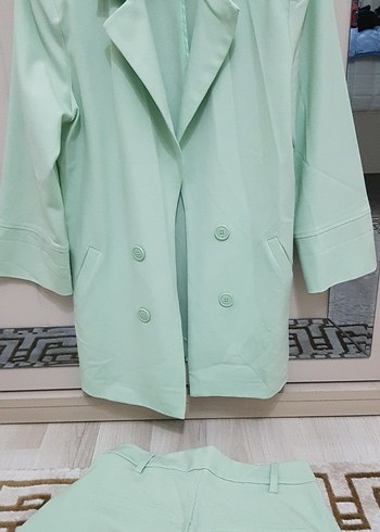 Düğmeli Yeşil Kısa Kol Blazer ve sort takim - Görsel 9