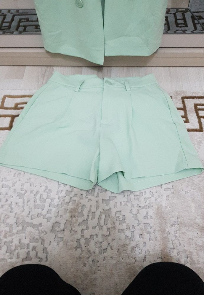 Düğmeli Yeşil Kısa Kol Blazer ve sort takim - Görsel 3