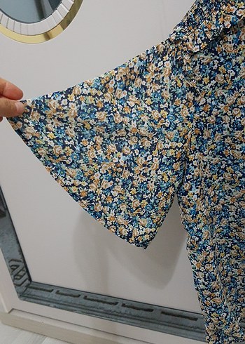 V Yaka Çiçekli Kadın Bluz - Görsel 3