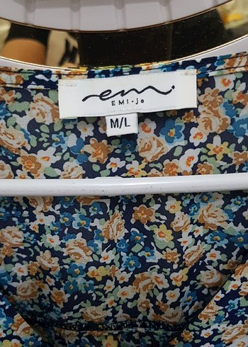 V Yaka Çiçekli Kadın Bluz - Görsel 2