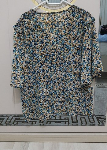 V Yaka Çiçekli Kadın Bluz - Görsel 6