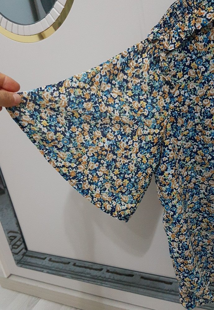 V Yaka Çiçekli Kadın Bluz - Görsel 3