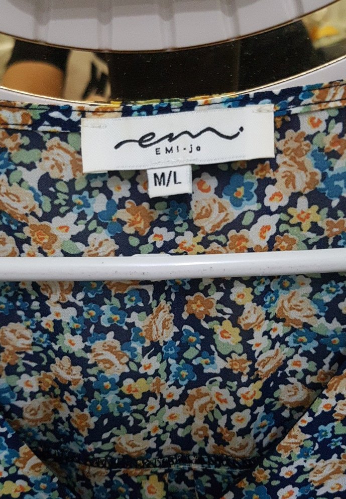 V Yaka Çiçekli Kadın Bluz - Görsel 2