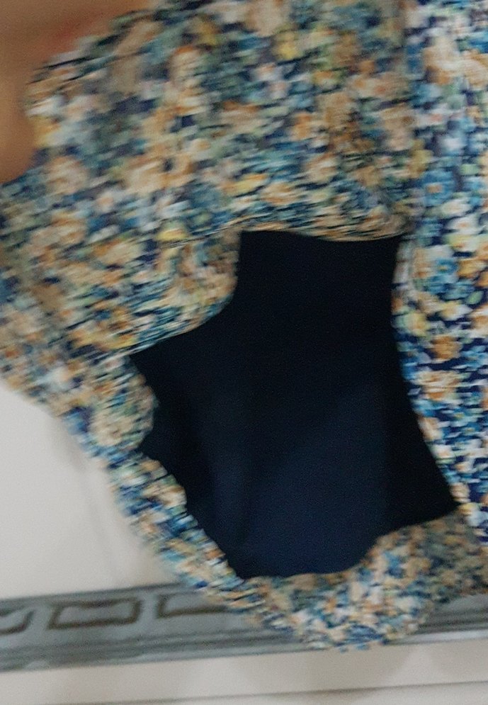 V Yaka Çiçekli Kadın Bluz - Görsel 4