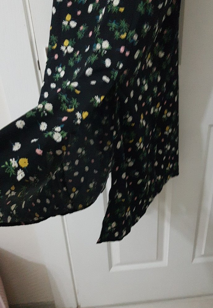 Midi Elbise, Fırfırlı, Siyah Çiçek Desenli - Görsel 3