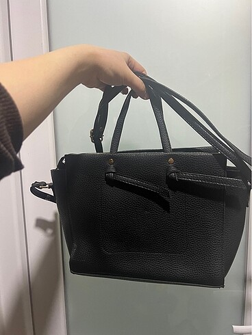 H&M Siyah kol çantası
