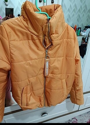 Yeni gibi mont