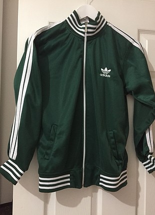 Adidas üst
