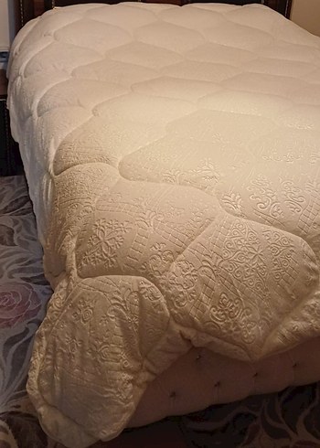 Bej Renkli Kabartmalı Yatak Örtüsü-Yorgan - Görsel 6