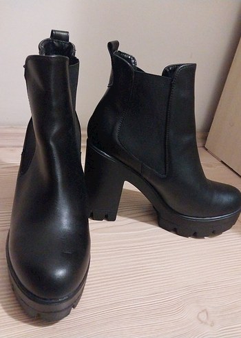 Bambi siyah topuklu kadın bot - Görsel 5