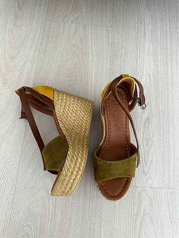 Zara Limonata Hasır Sandalet
