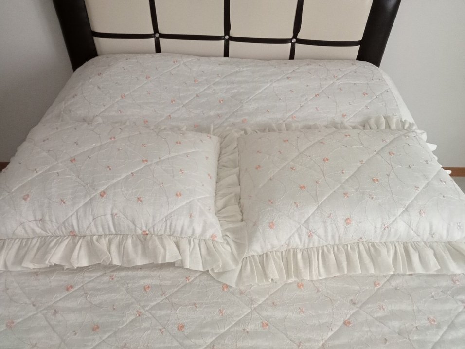 Nakışlı Krem Yatak Örtüsü - Görsel 4