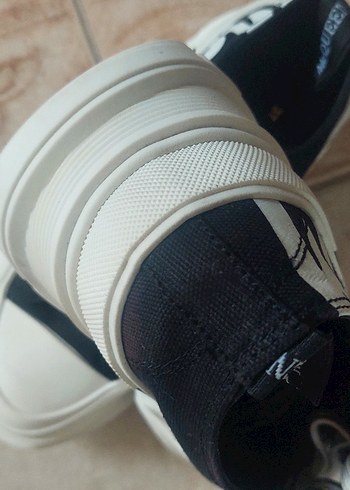 37 Beden beyaz Renk Kadın Beyaz Elastik Bağcıklı Sneaker