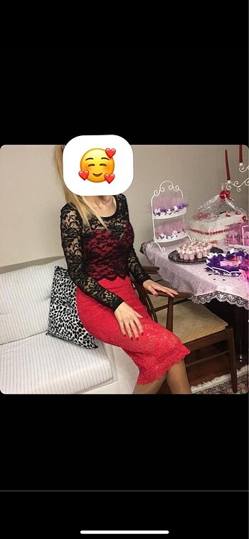 Etek kırmızı