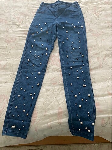 İncili pantolon
