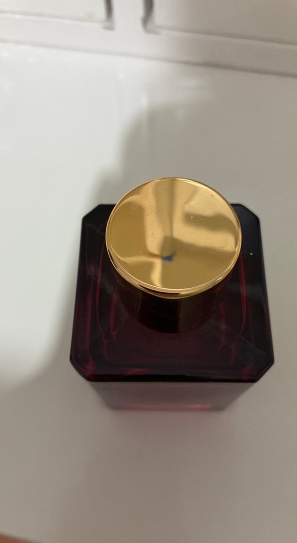 Kadın Parfümü Şık Şişede - Görsel 5