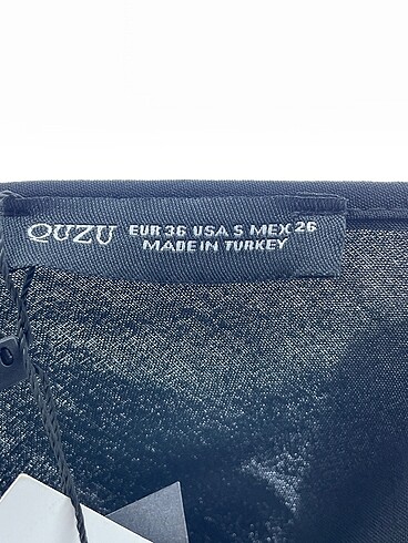 36 Beden siyah Renk Quzu Bluz %70 İndirimli.