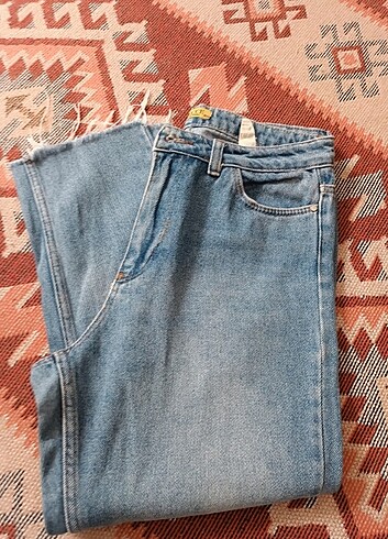 Pantolon sayılı giyilmiştir 