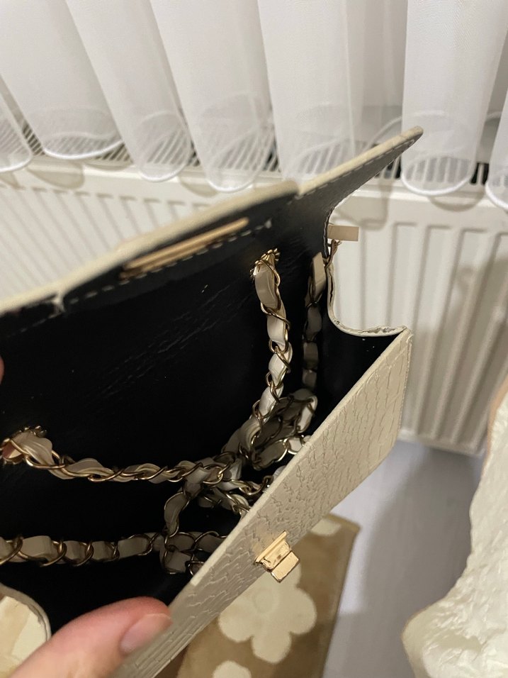 Klasik Zarafet Beyaz Yılan Derisi Desenli Çanta - Görsel 3