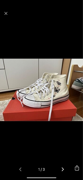Kelebek Desenli Converse