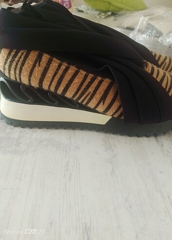 Kemal Tanca Zebra dolgu topuk ayakkabı