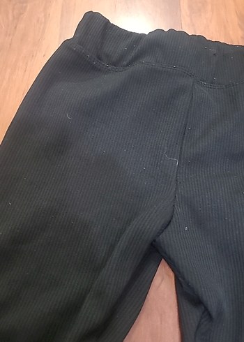 Kız Çocuk Siyah Yırtmaçlı Tayt - Görsel 2