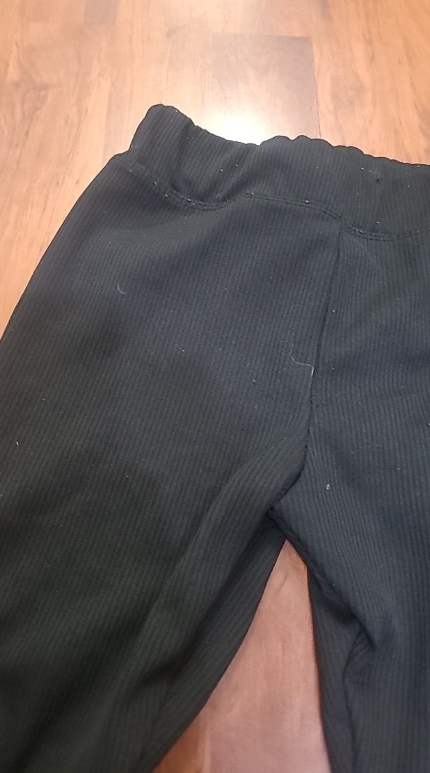 Kız Çocuk Siyah Yırtmaçlı Tayt - Görsel 2