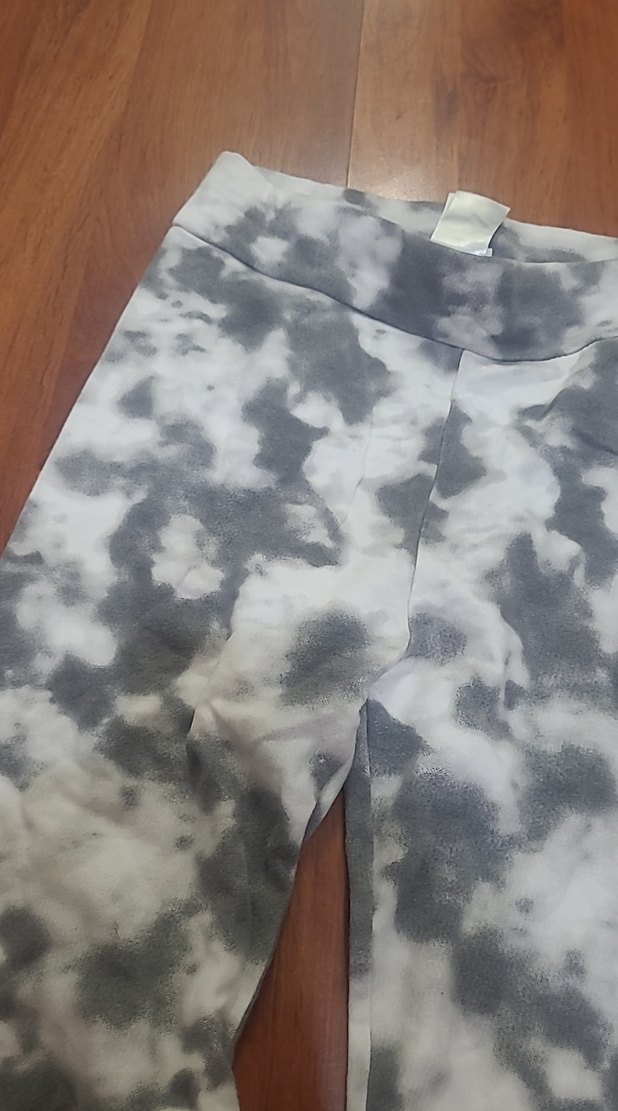 Gri Batik Desenli Kadın Tayt - Görsel 2