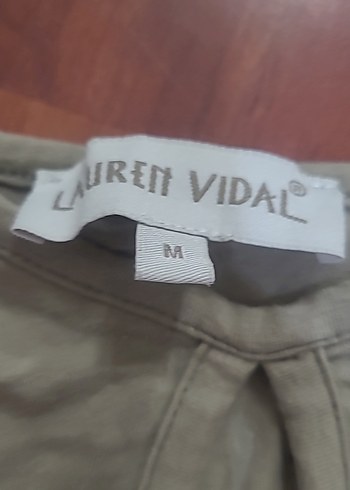 Kız Çocuk Bej Kolsuz Nakışlı Tişört - Görsel 4