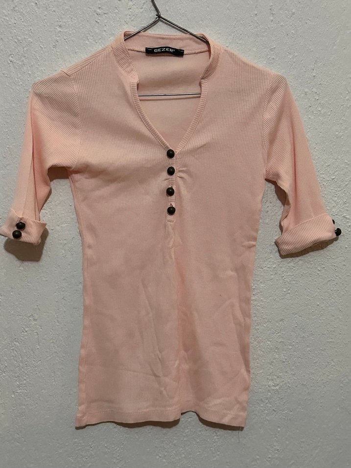 Düğmeli V Yaka Yavruağzı Kadın Tişört #Y2K - Görsel 5