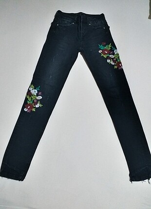 Zara 32 Beden Siyah Işlemeli Kot Pantolon - Görsel 3